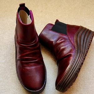 Bionica Burgundy Leather Platform Bootie Sz 9